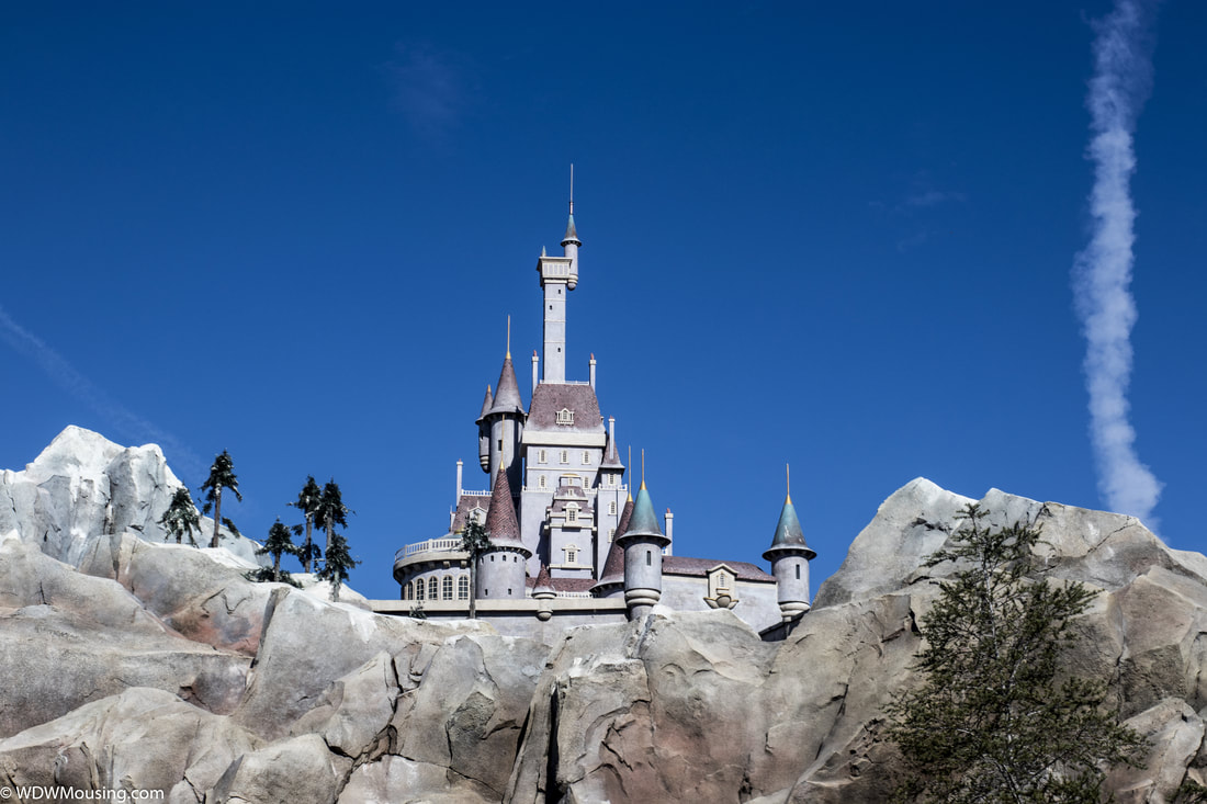 DisneyShawn: Exploring Sleeping Beauty Castle