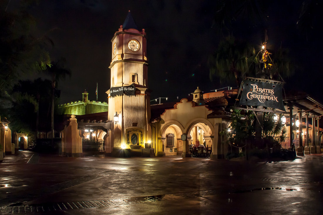 PIRATES OF THE CARIBBEAN GIFT SHOP IN THE MAGIC KINGDOM 